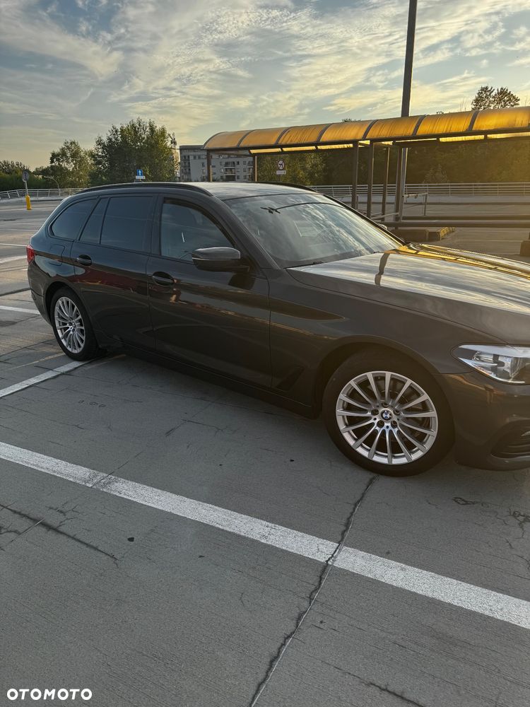 BMW Seria 5 520d Sport Line - 3