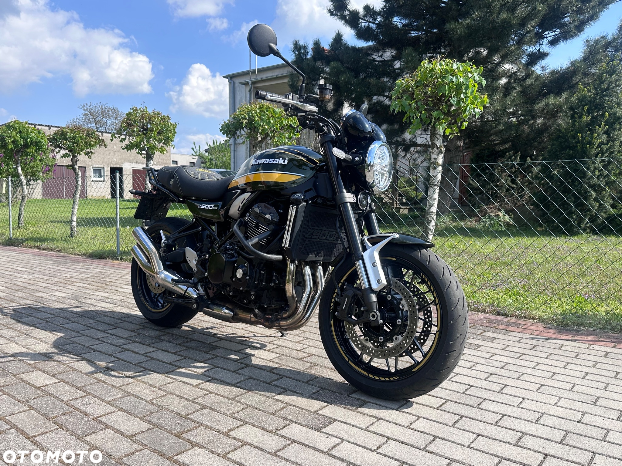 Kawasaki Z 900 RS - 2