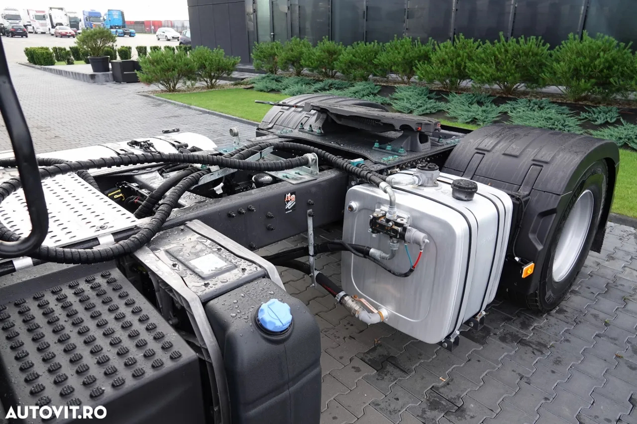 Renault T 430 / CABĂ JUSĂ / HIDRAULICĂ DE BASCULARE / GREUTATE: 6.700 KG / 250.000 km. - 12