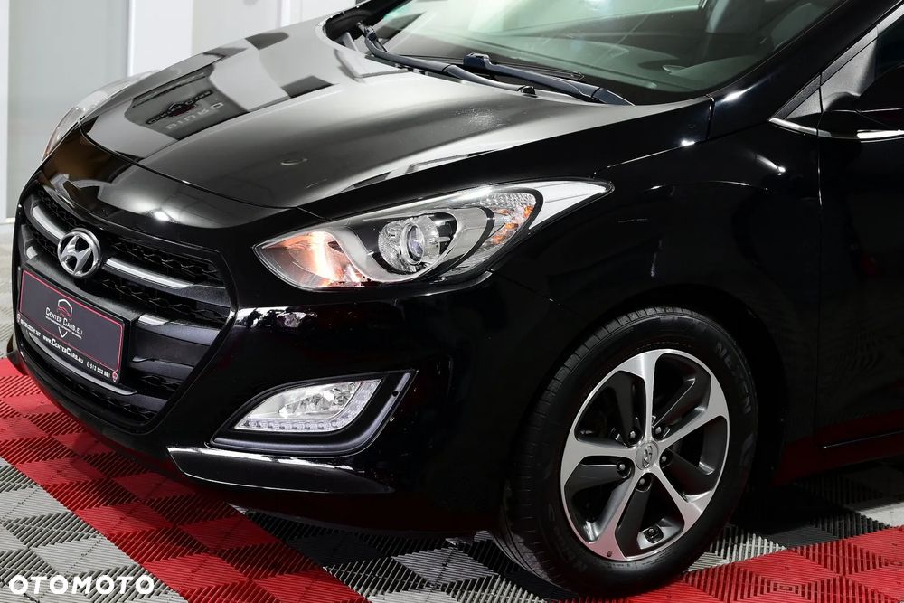 Hyundai i30 i30cw 1.6 Automatik Style - 32