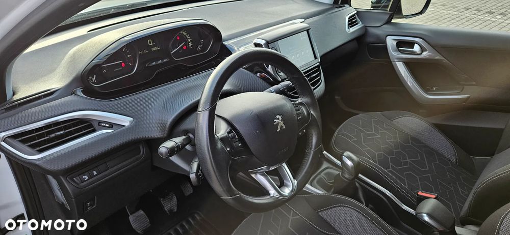 Peugeot 2008 PureTech 82 Allure - 6