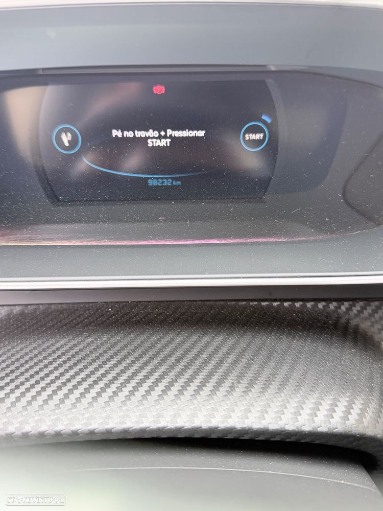 Peugeot 2008 1.5 BlueHDi Allure EAT8 - 17