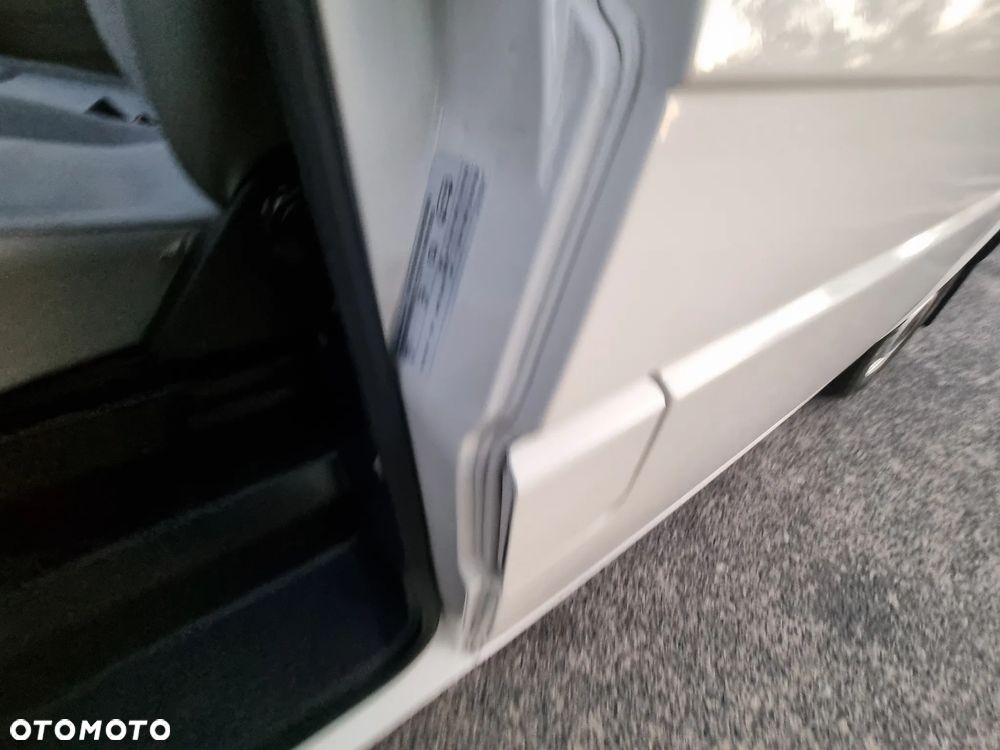 Volkswagen Transporter - 28
