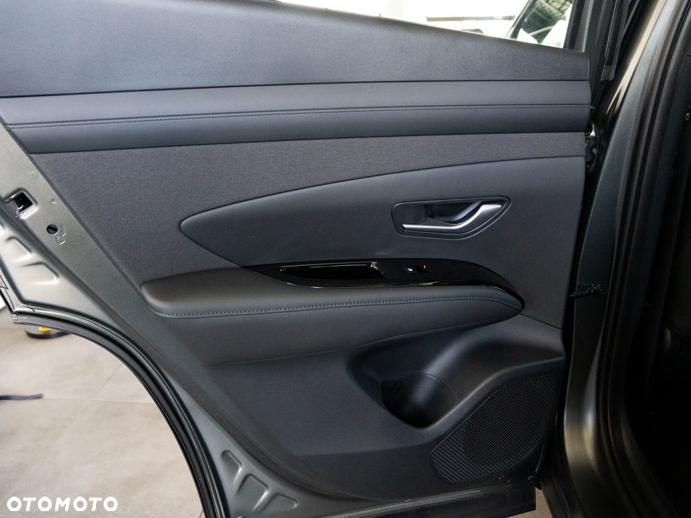 Hyundai Tucson 1.6 T-GDi HEV Smart Black 2WD - 36