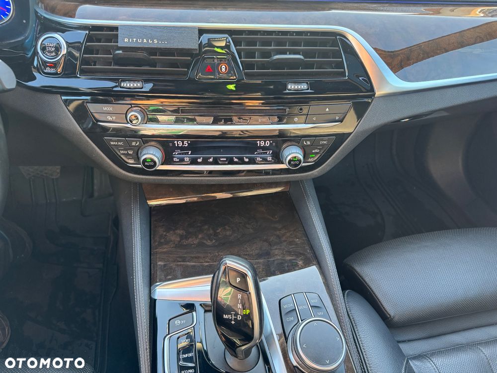 BMW Seria 5 530i xDrive Luxury Line sport - 16