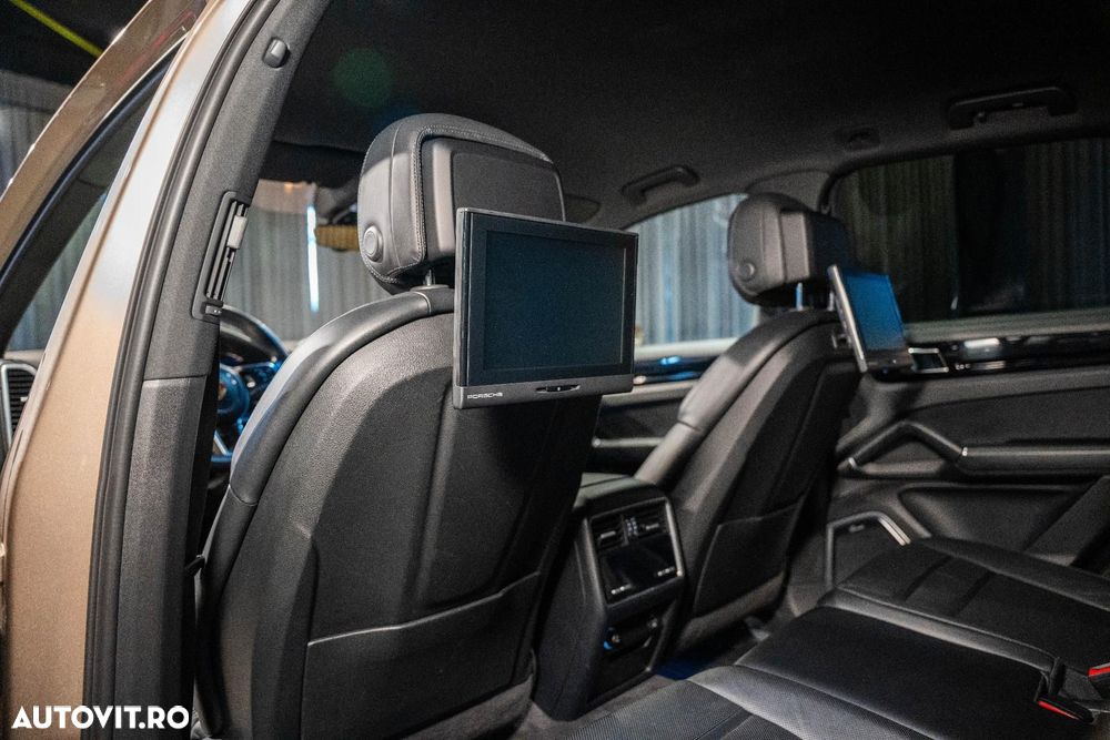 Porsche Cayenne Standard - 26