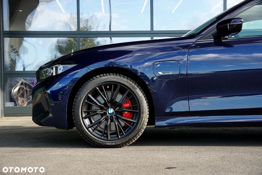BMW Seria 3 330e PHEV M Sport - 5