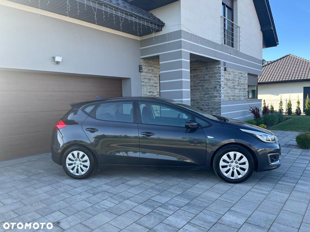 Kia Ceed - 9