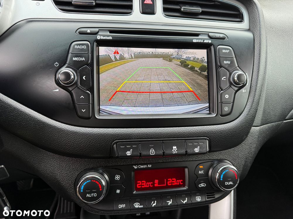 Kia Ceed 1.6 GDI Fifa World Cup Edition - 12