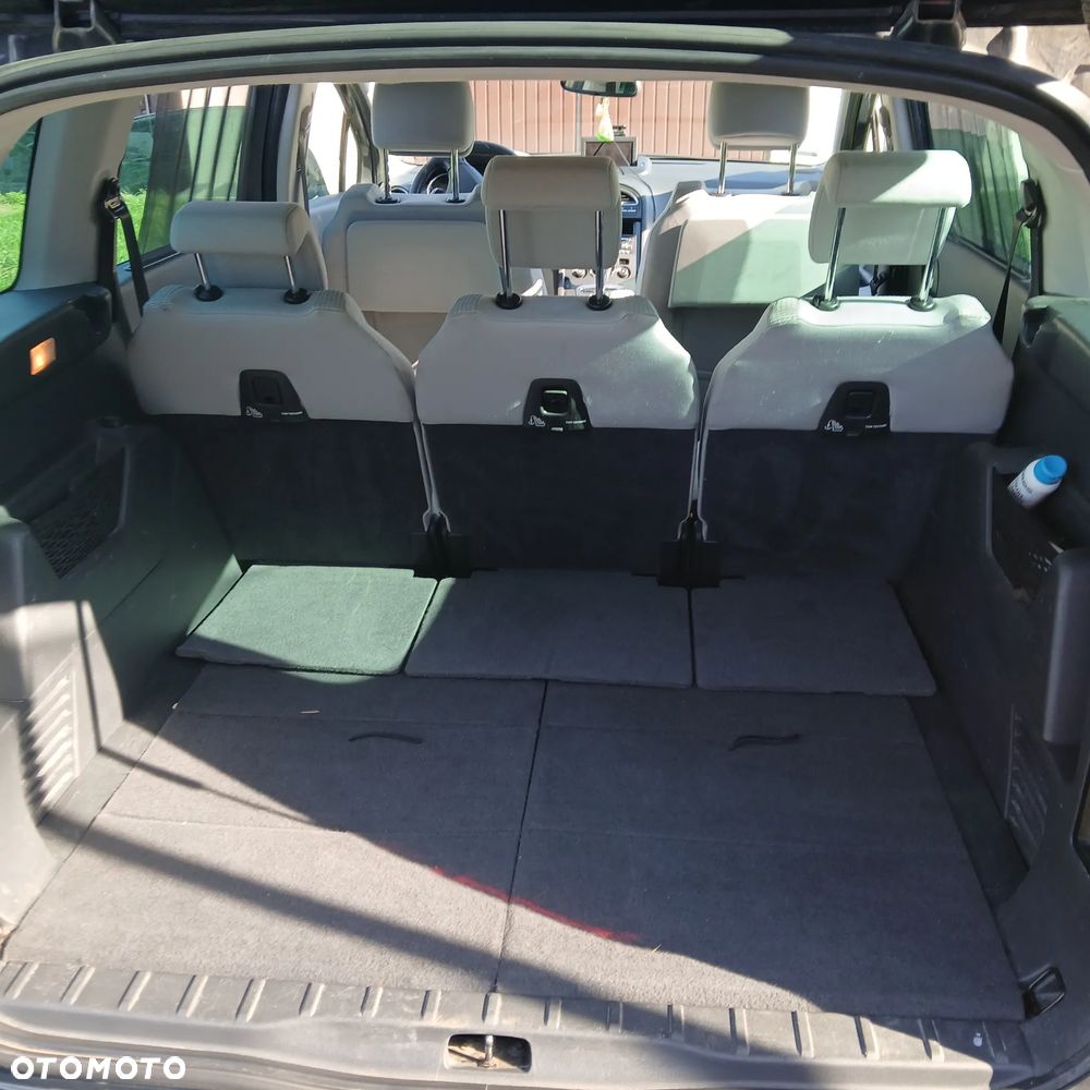 Peugeot 5008 2010 photo 5