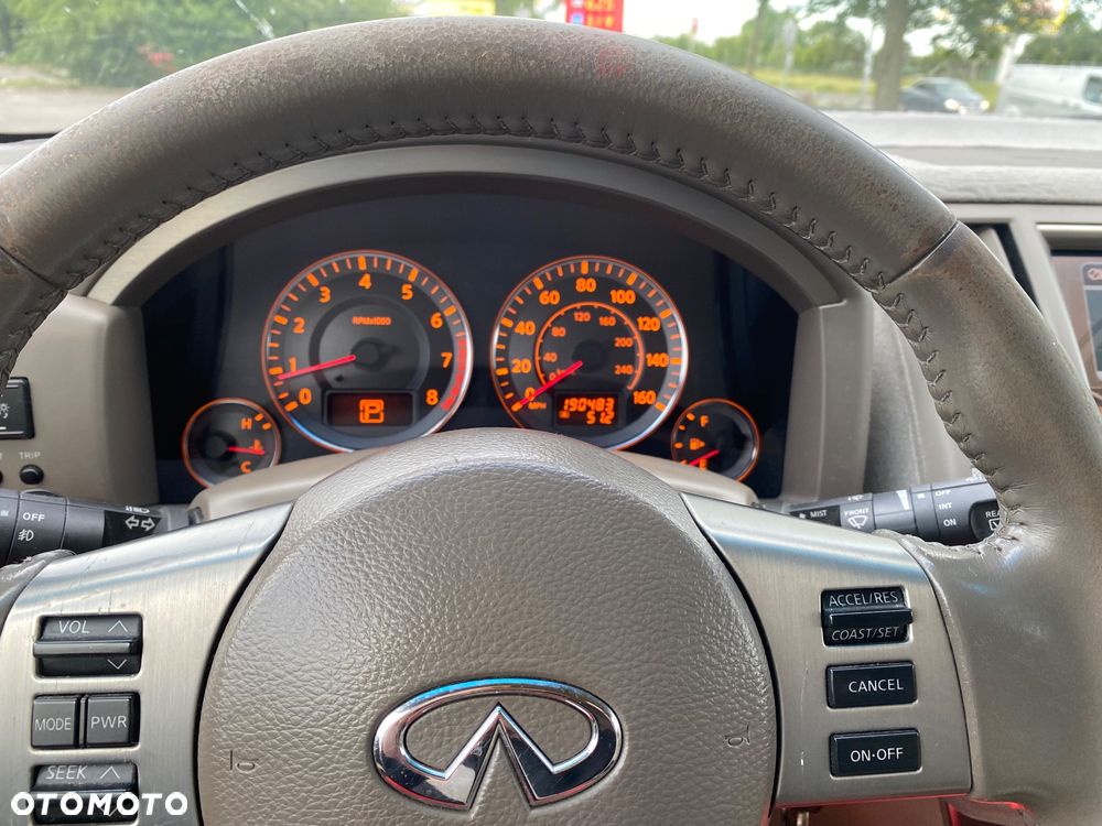 Infiniti FX - 10