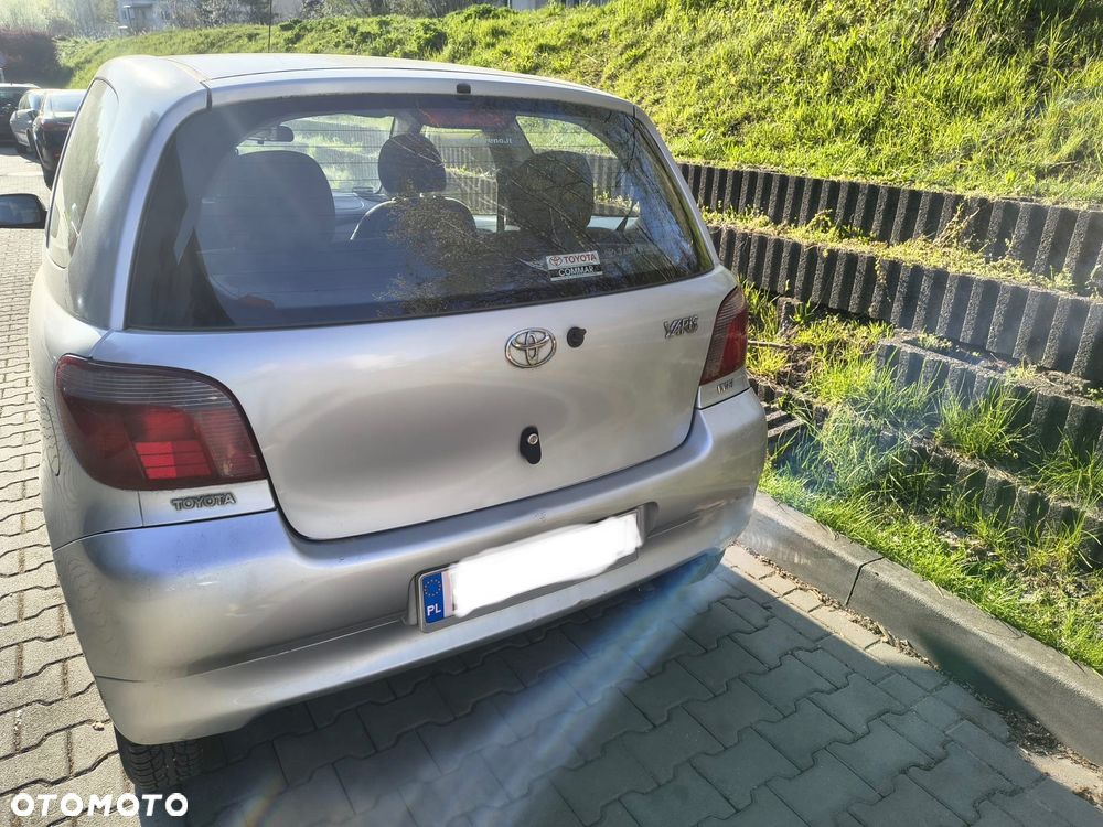 Toyota Yaris 1.0 Base - 6