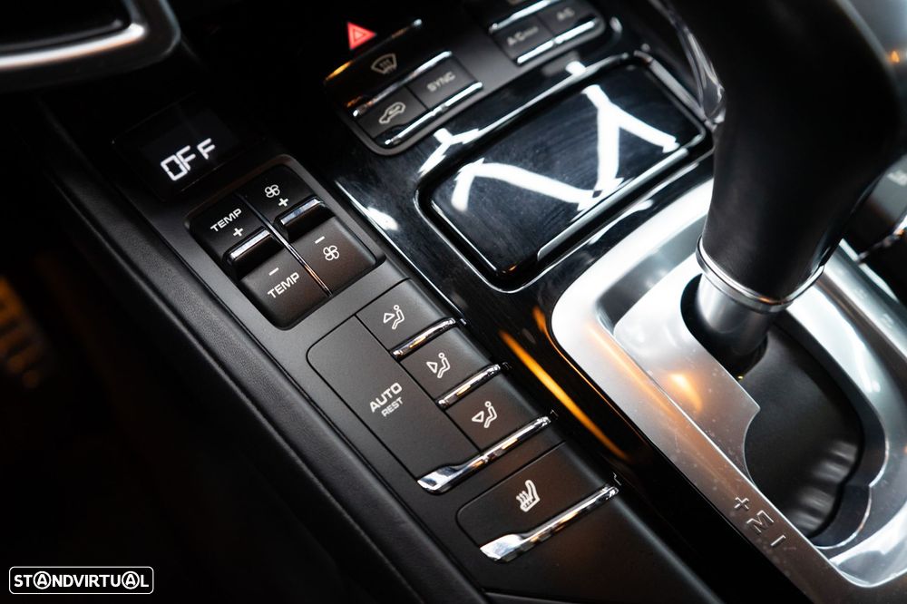 Porsche Cayenne S E-Hybrid Platinum Edition - 30