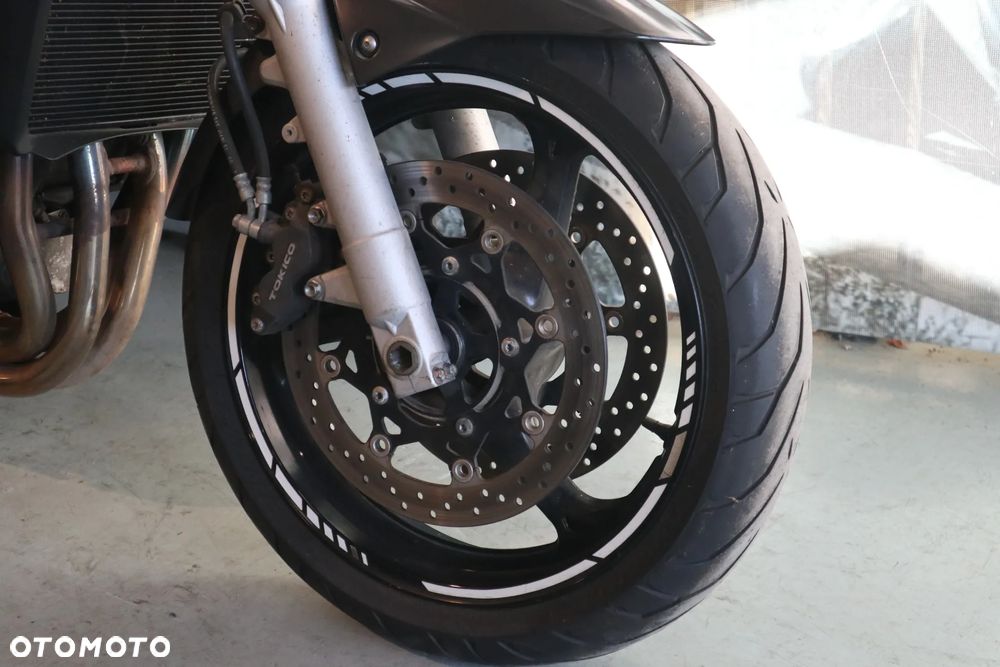 Suzuki GSR - 15