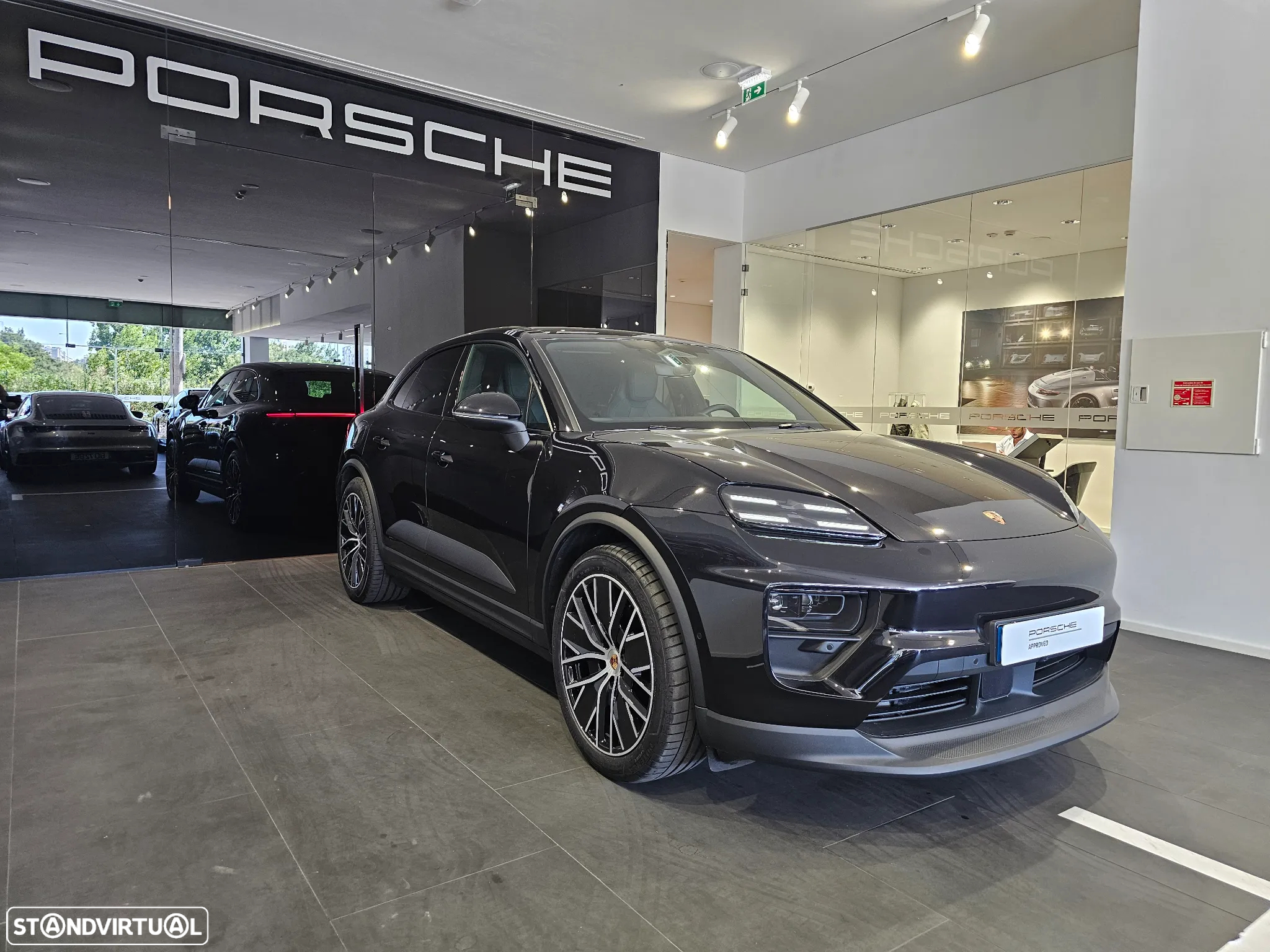 Porsche Macan Standard - 2