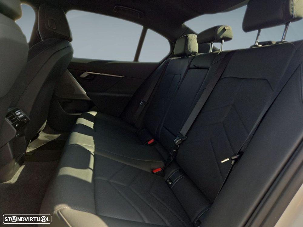 BMW i5 eDrive40 Pack Desportivo M - 14