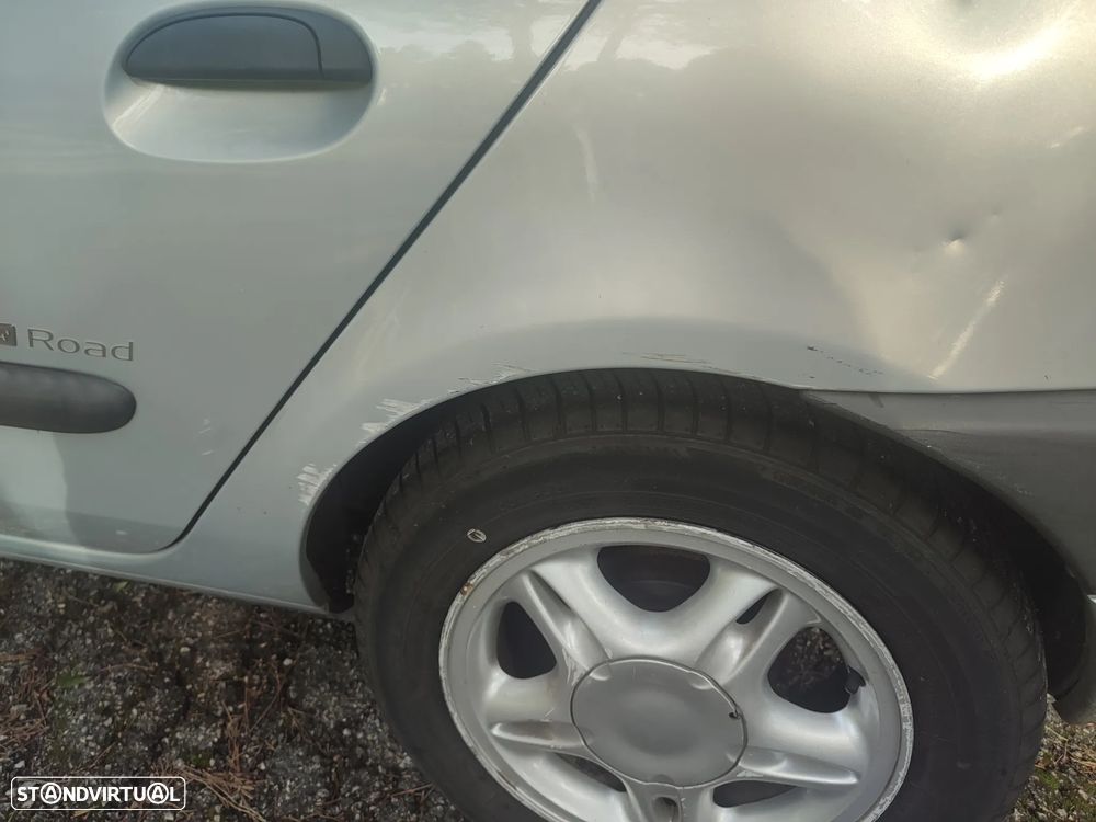 Renault Clio 1.2 16V Tech´Road - 11