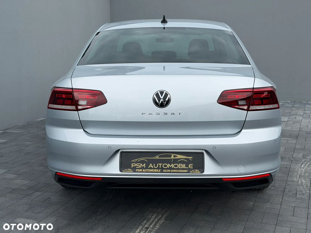 Volkswagen Passat 2.0 TDI EVO Elegance - 9