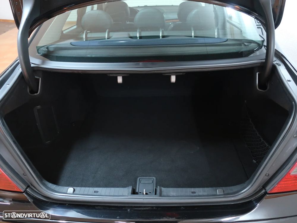 Mercedes-Benz E 200 CDi Classic - 12