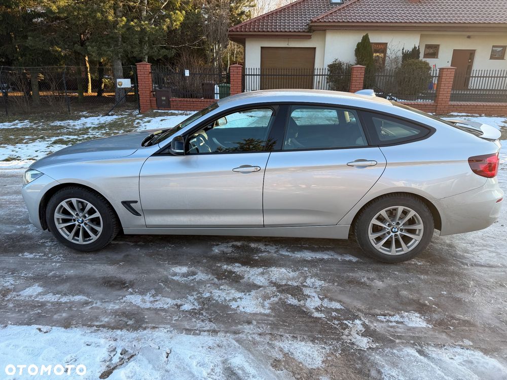 BMW Seria 3 320i - 11