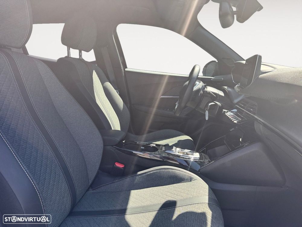 Peugeot 2008 - 15