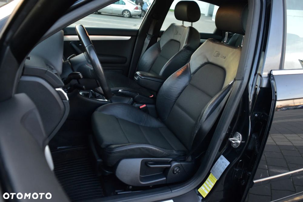 Audi A4 Limousine 2.0 T FSI quattro - 16