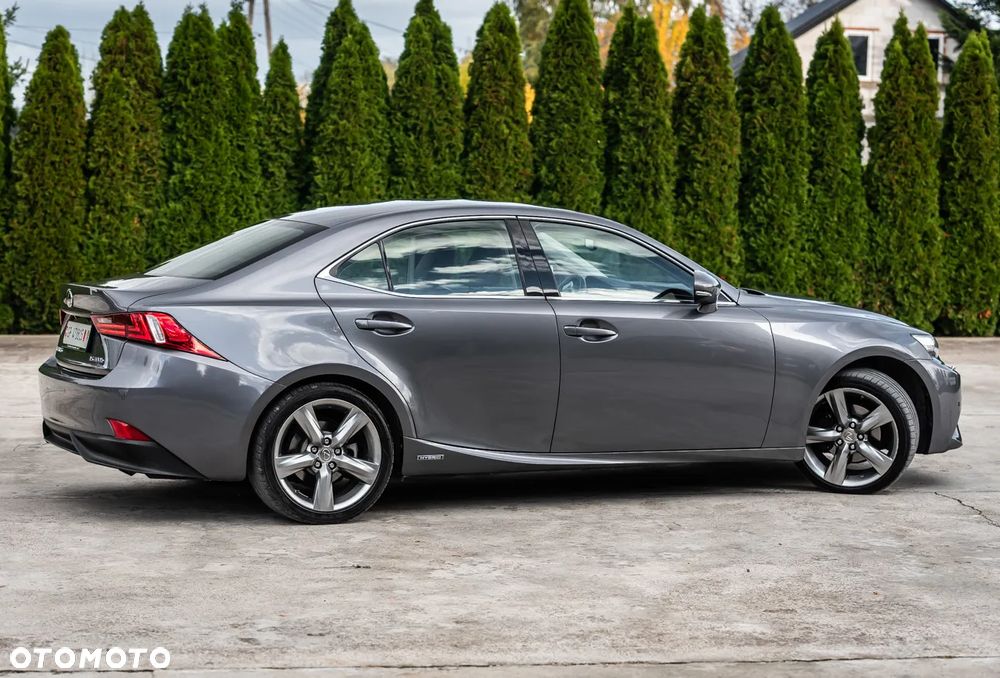 Lexus IS 300h Prestige EU6 - 10