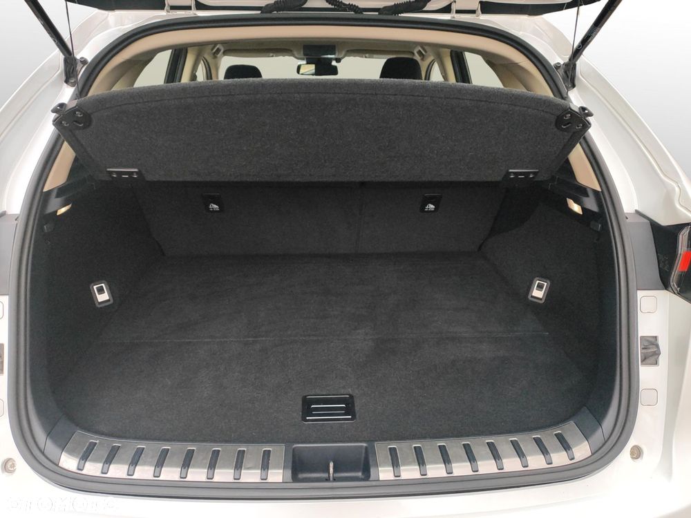 Lexus NX 300h Business Edition AWD - 25