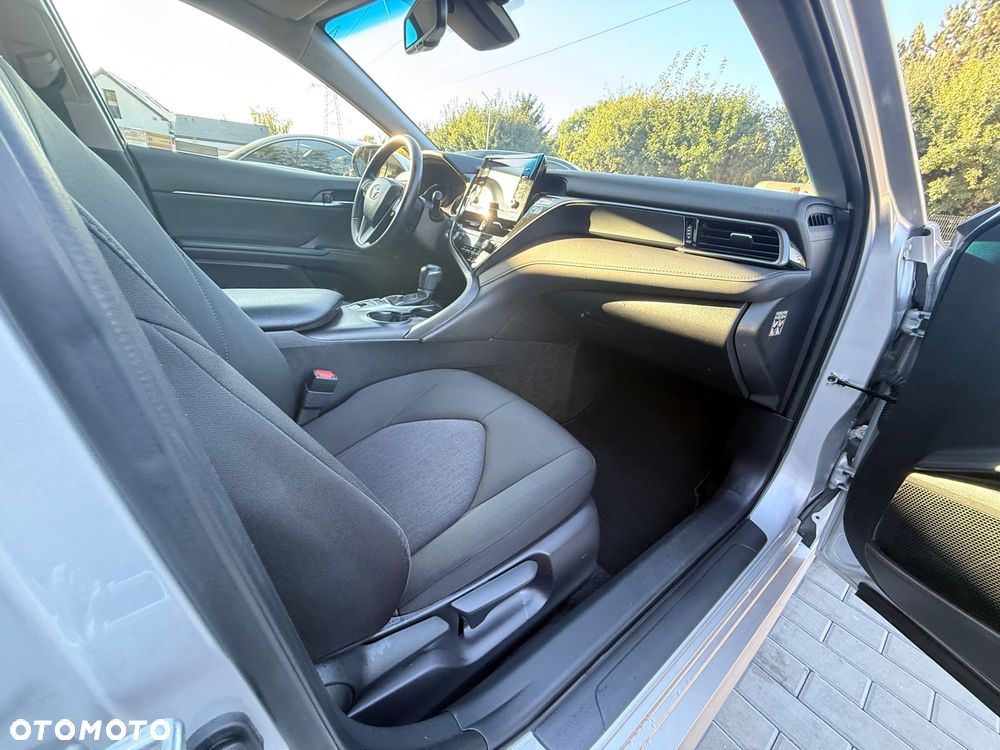 Toyota Camry 2.5 Hybrid Comfort CVT - 25