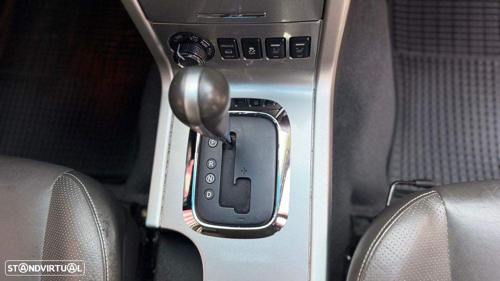 Nissan Navara 3.0 dCi V6 CD LE AT 4WD - 7