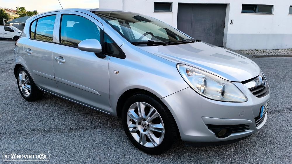Opel Corsa 1.2 Cosmo - 4