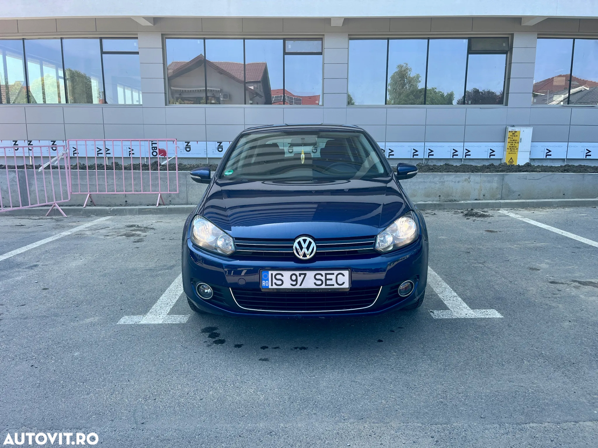 Volkswagen Golf - 2
