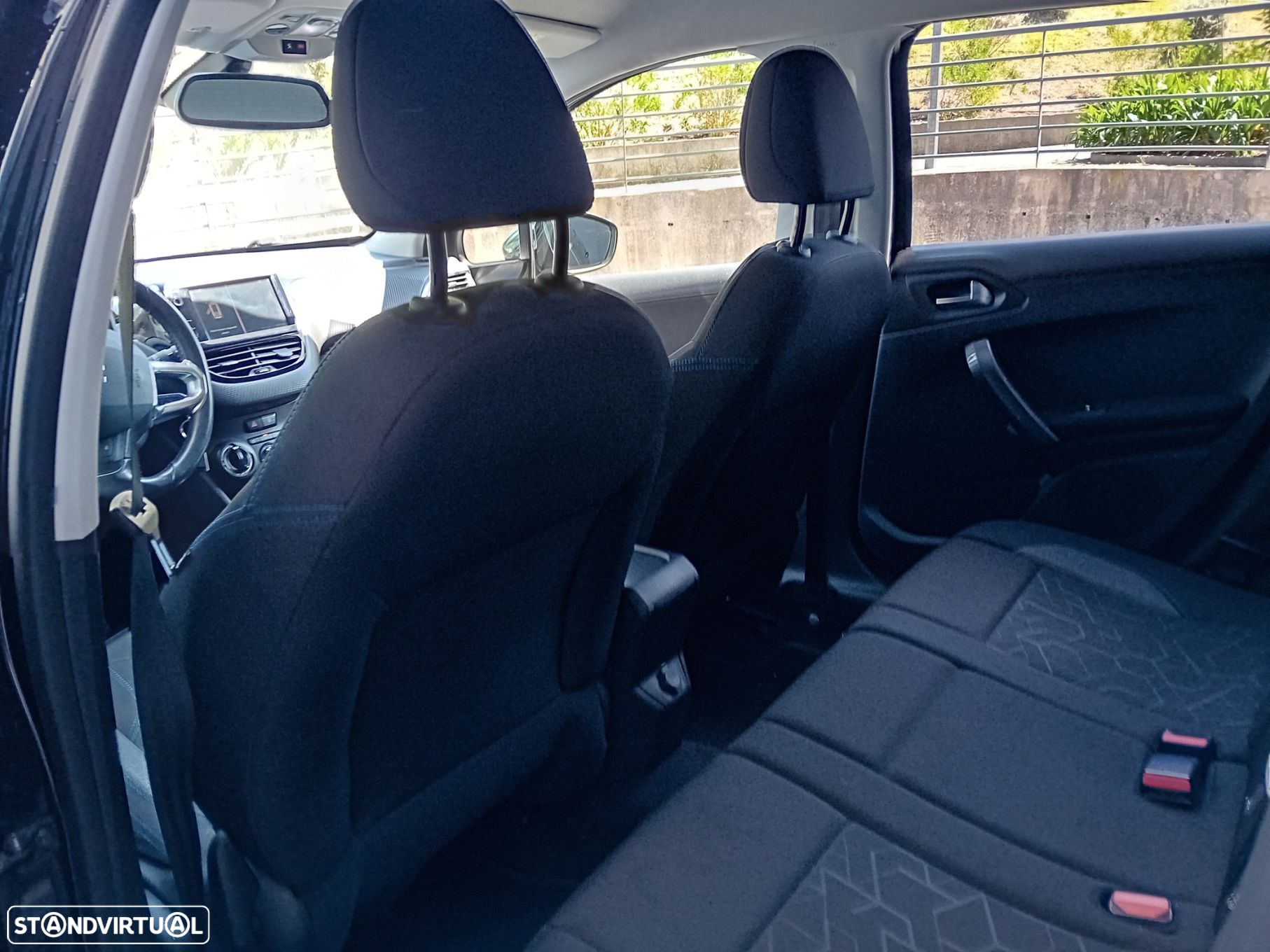 Peugeot 2008 1.2 PureTech Style - 14