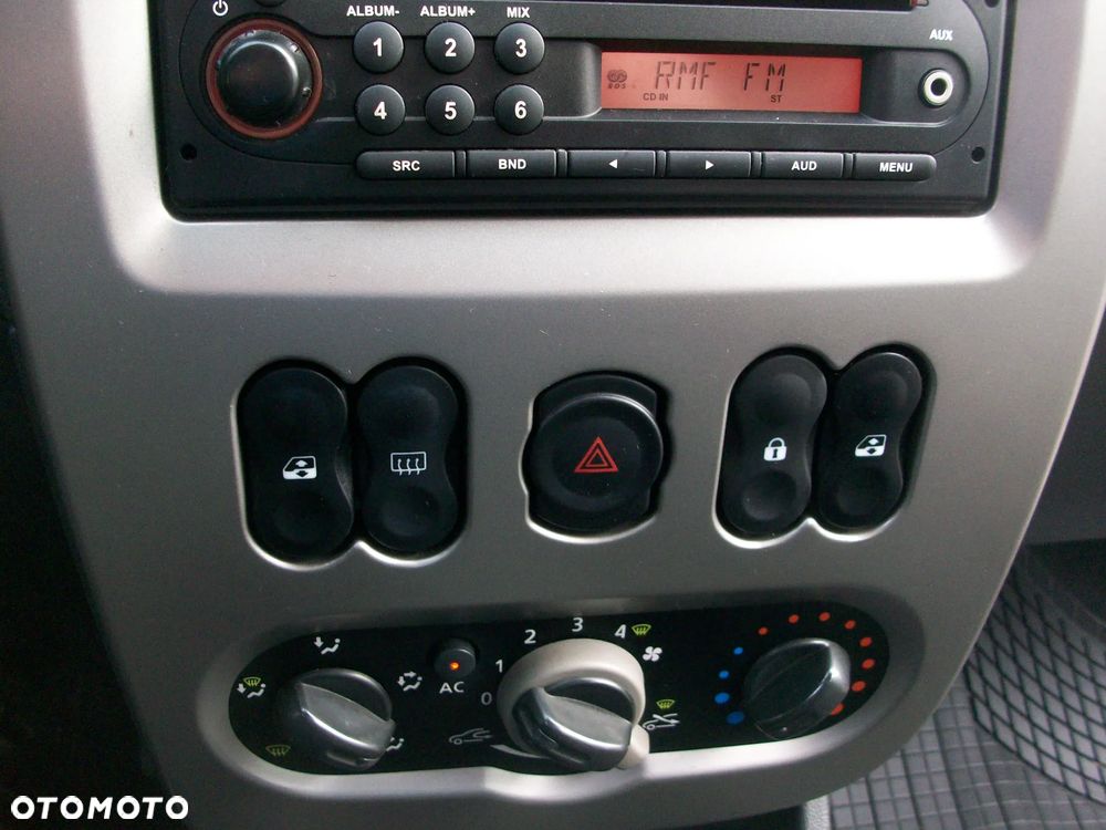 Dacia Sandero Stepway 1.6 - 17