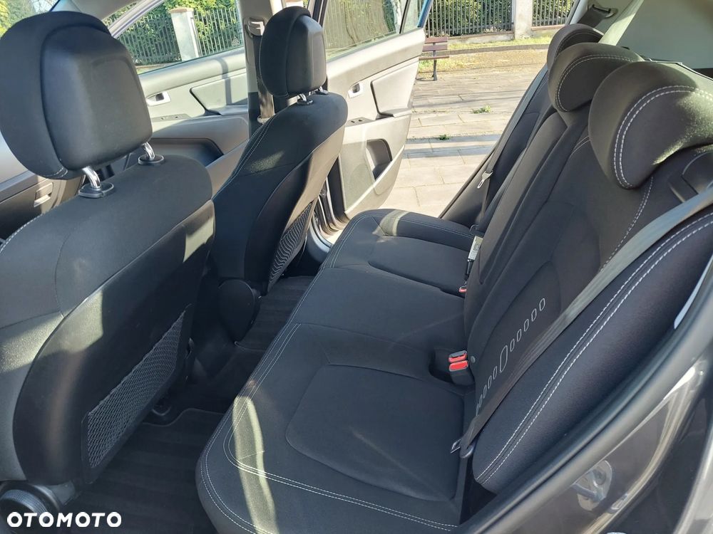 Kia Sportage 2.0 GDI 2WD Spirit - 22