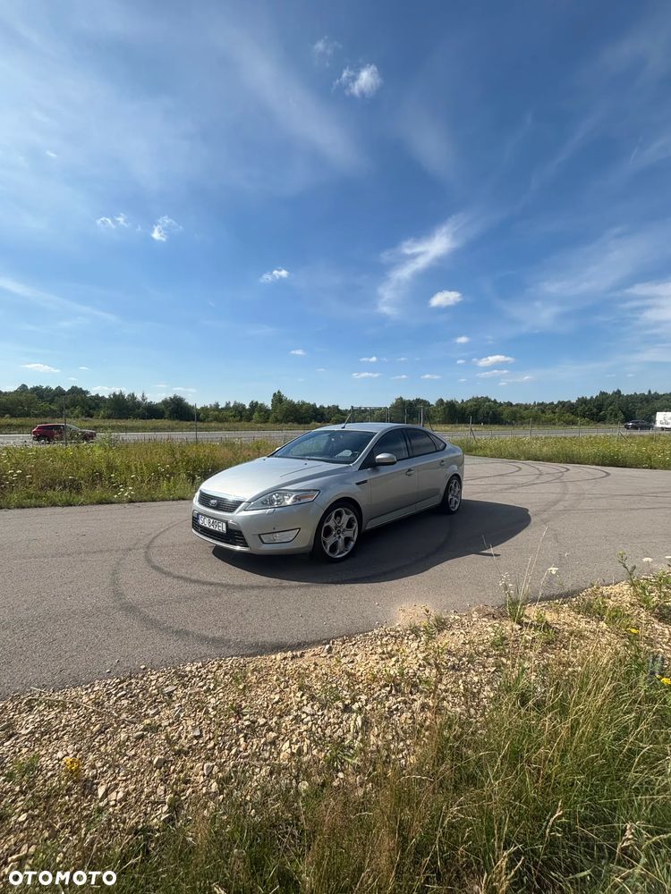 Ford Mondeo 2.5 Titanium - 1