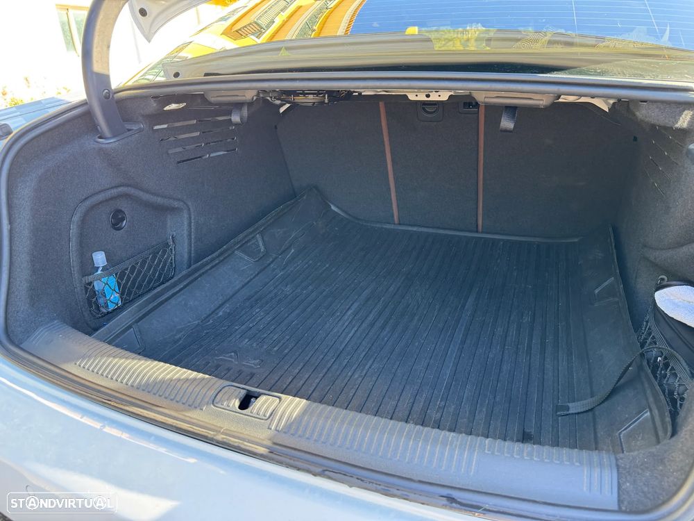 Audi A4 2.0 TFSI S tronic - 12