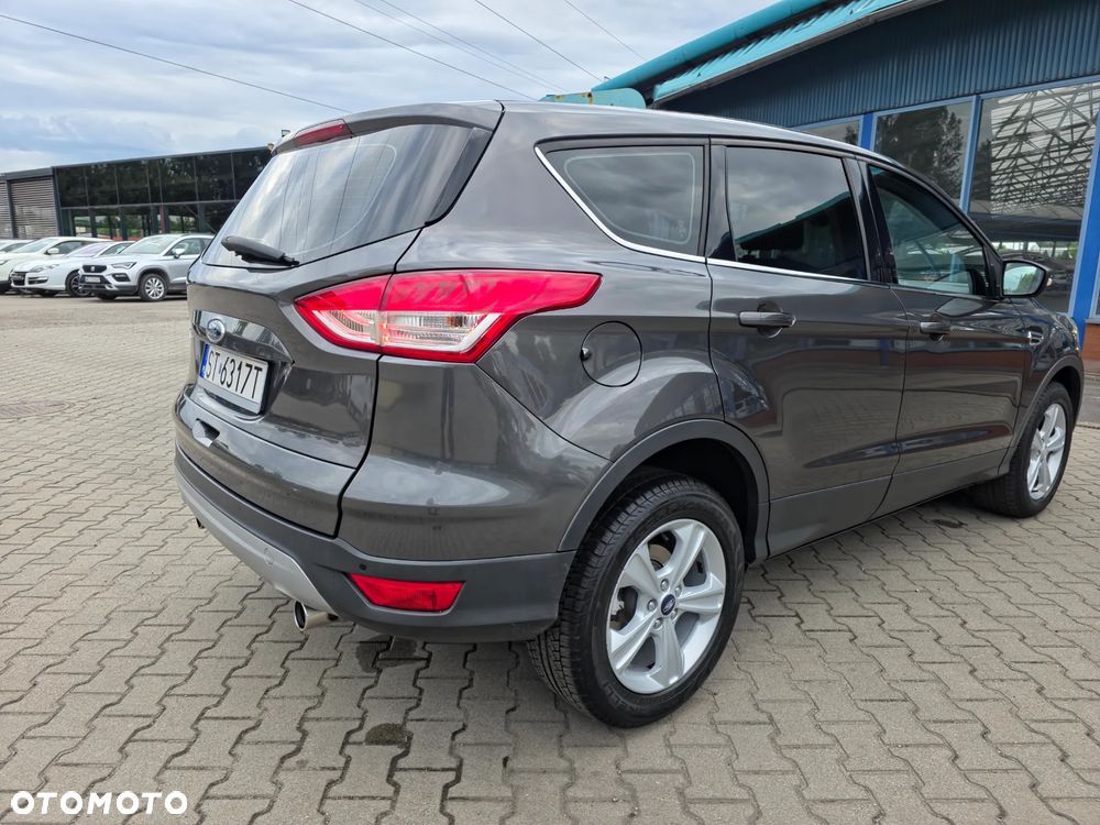 Ford Kuga 2.0 TDCi 2x4 Titanium - 25