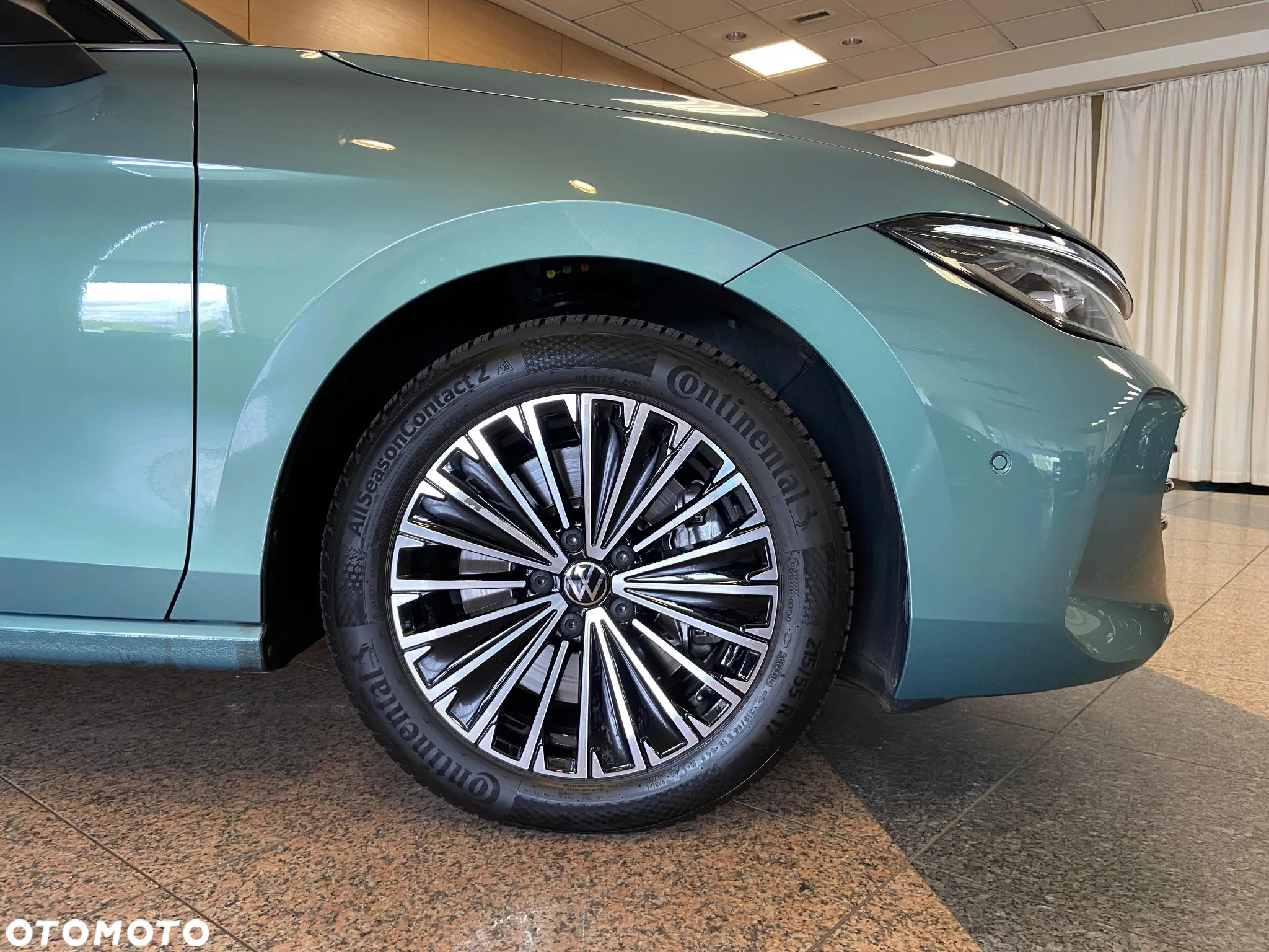Volkswagen Passat 2.0 TDI SCR 4Mot Elegance DSG - 27