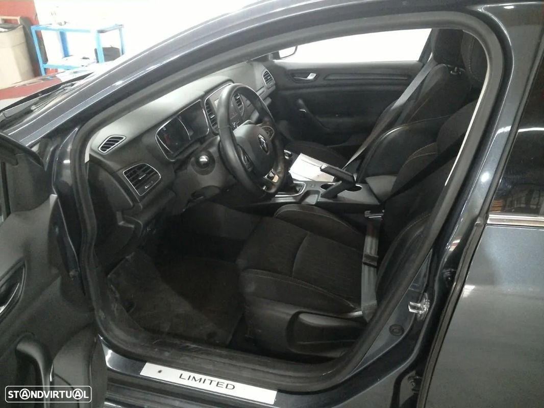 Renault Mégane Sport Tourer 1.5 Blue dCi Limited - 4