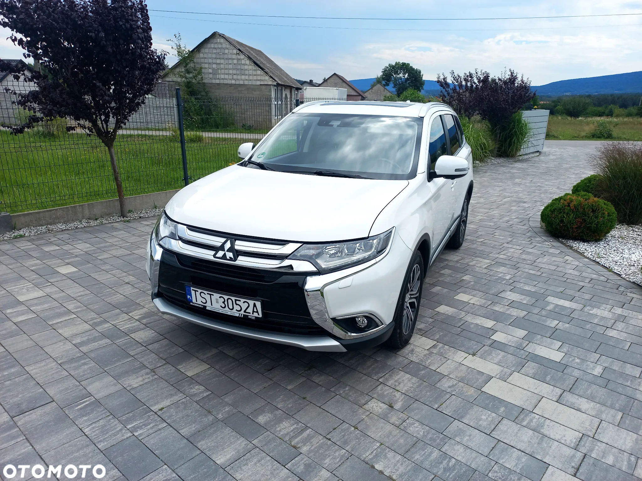 Mitsubishi Outlander 2.0 Intense + Navi 4WD CVT - 3