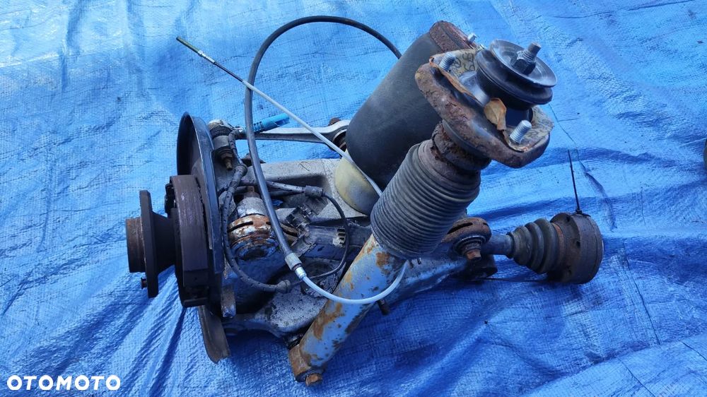 ZWROTNICA PIASTA WAHACZE PÓŁOŚ AMORTYZATOR PODUSZKA MIECH ZAWIESZENIE KOMPLETNE LEWY TYŁ BMW X5 E53 LIFT 3.0D - 4