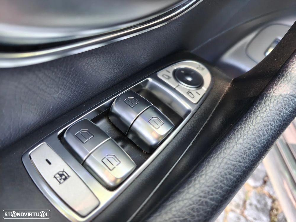 Mercedes-Benz E 220 d AMG - 19