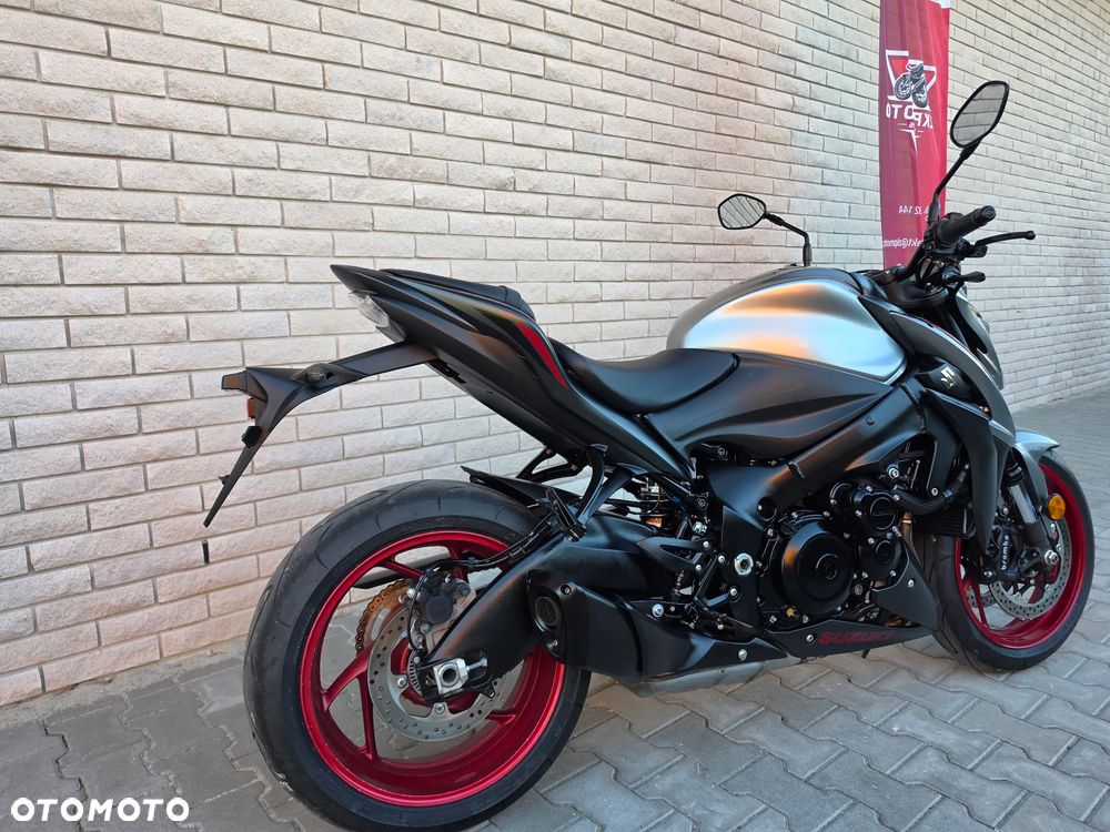 Suzuki GSX - 5