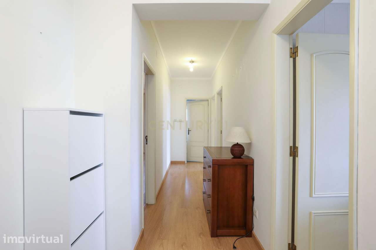 Apartamento T2 para Arrendamento com Garagem e Varanda- Arroja, Odivel - Grande imagem: 4/12