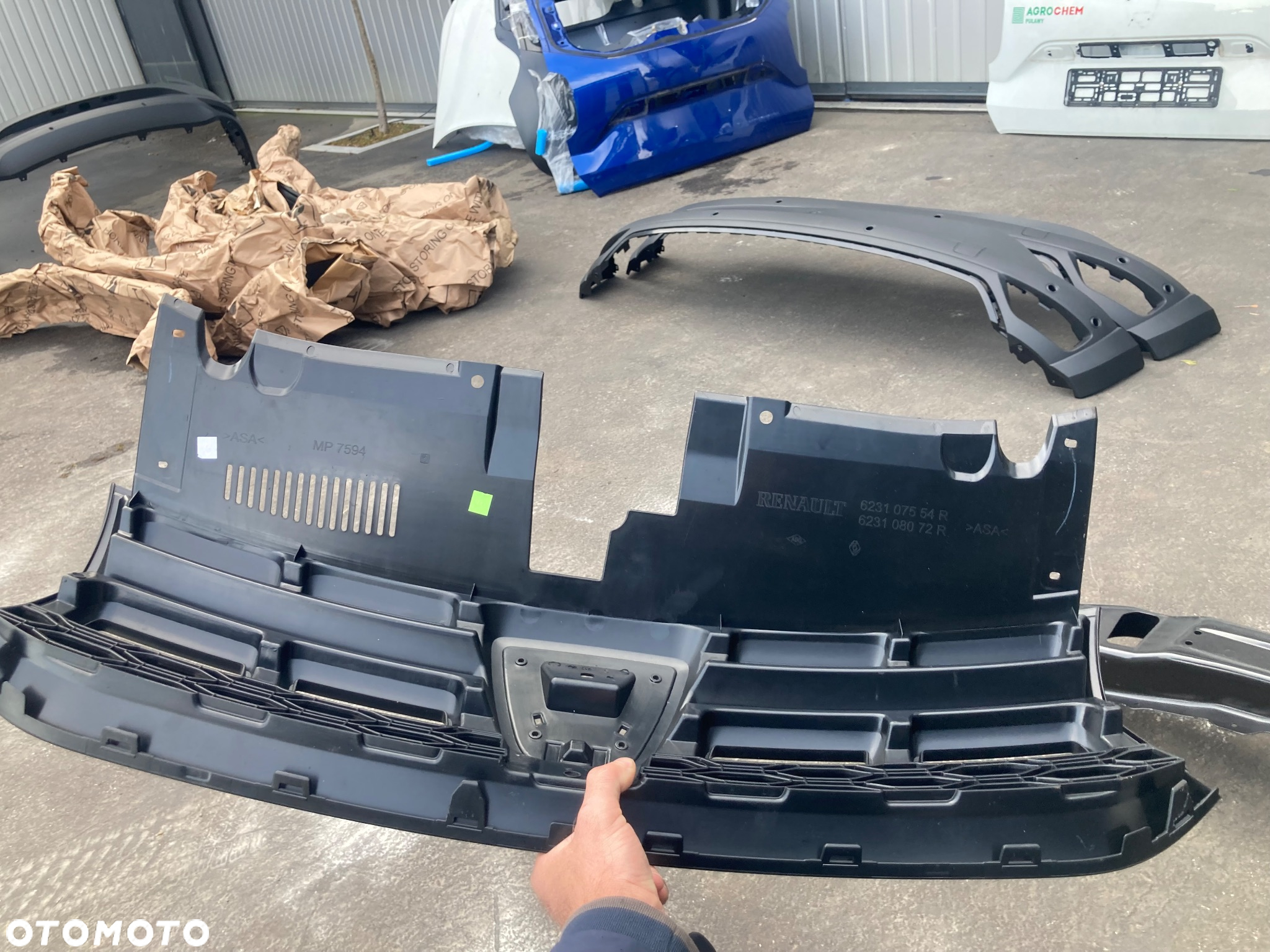 Dacia Sandero II Logan 2 II LIFT stepway mcv Nowy ( lekko uszczerbiony) ORYGINALNY GRILL ATRAPA chłodnicy oryginał Wwa - 5