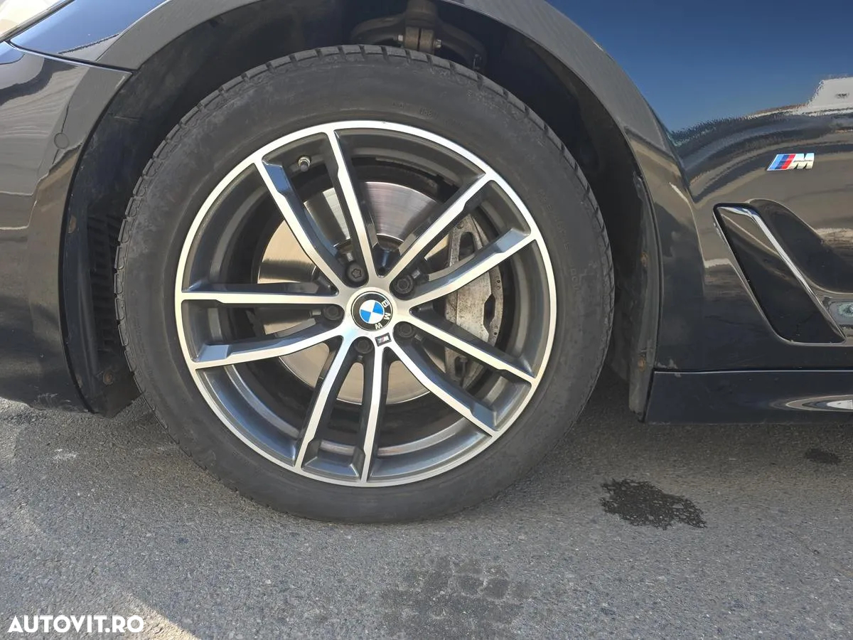 BMW Seria 5 530d xDrive AT MHEV - 19