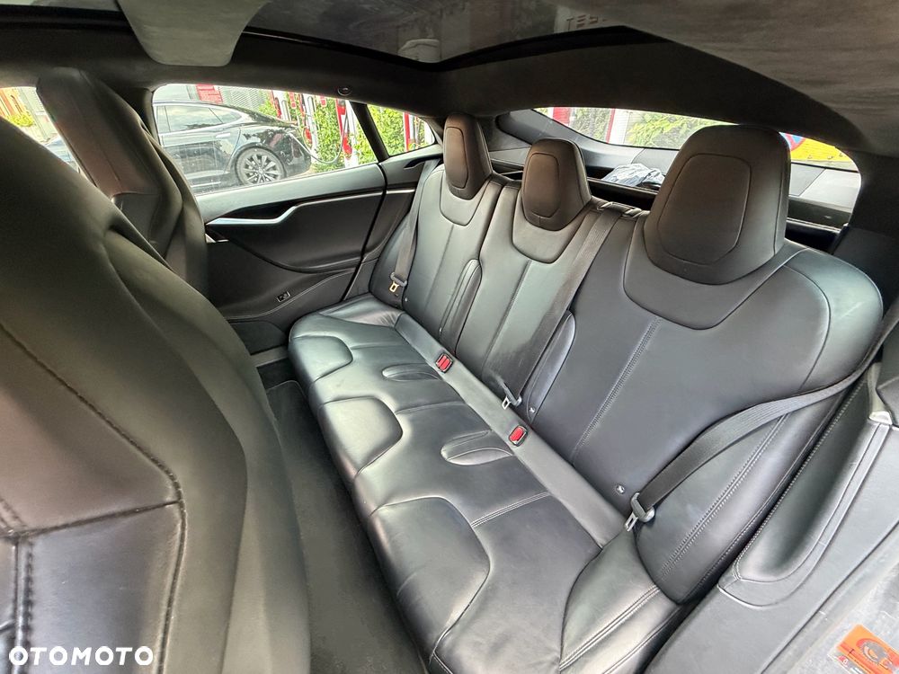 Tesla Model S 60 D - 8