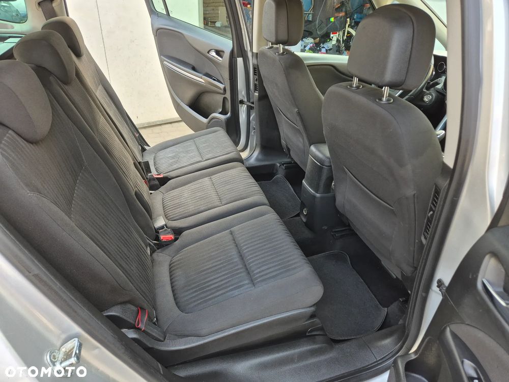 Opel Zafira - 12