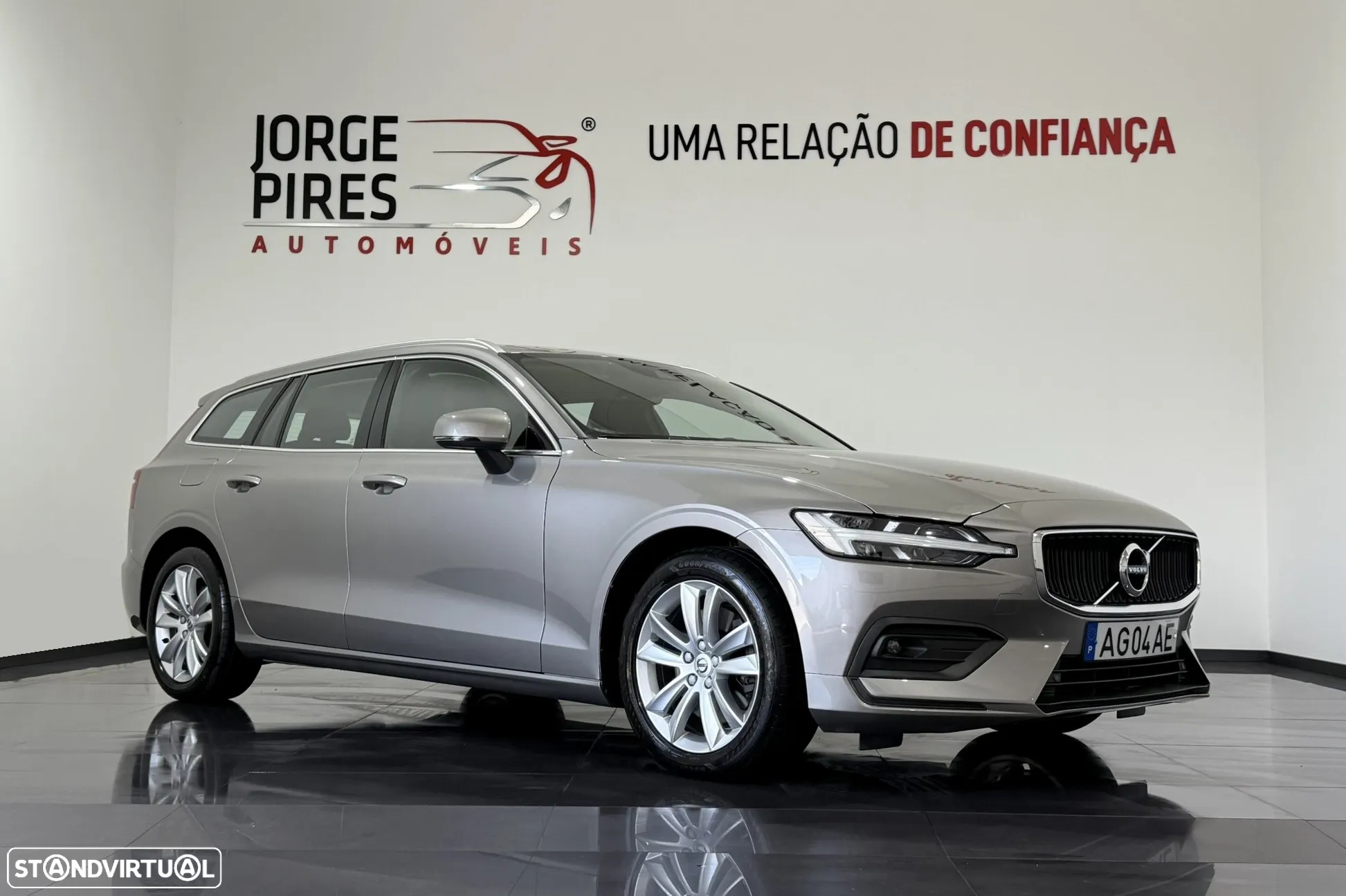 Volvo V60 2.0 B4 Momentum Geartronic - 2